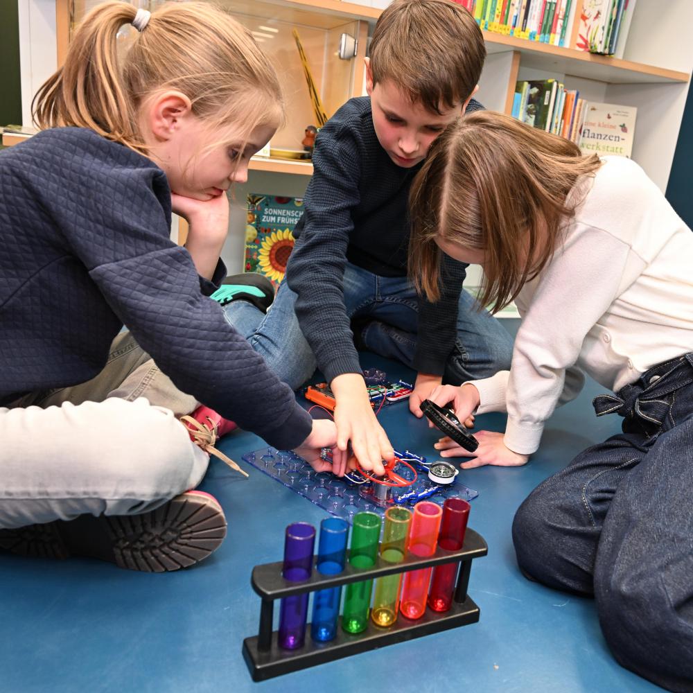 Bild zur Veranstaltung - Experimentierwerkstatt: Farben