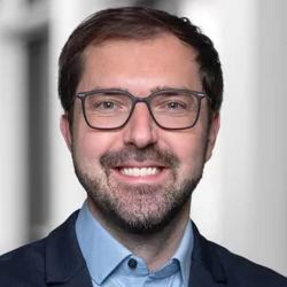 Bild zur Veranstaltung - Leseohren aufgeklappt spezial: eine Krimigeschichte nur für dich mit Bezirksvorsteher Julian Schahl