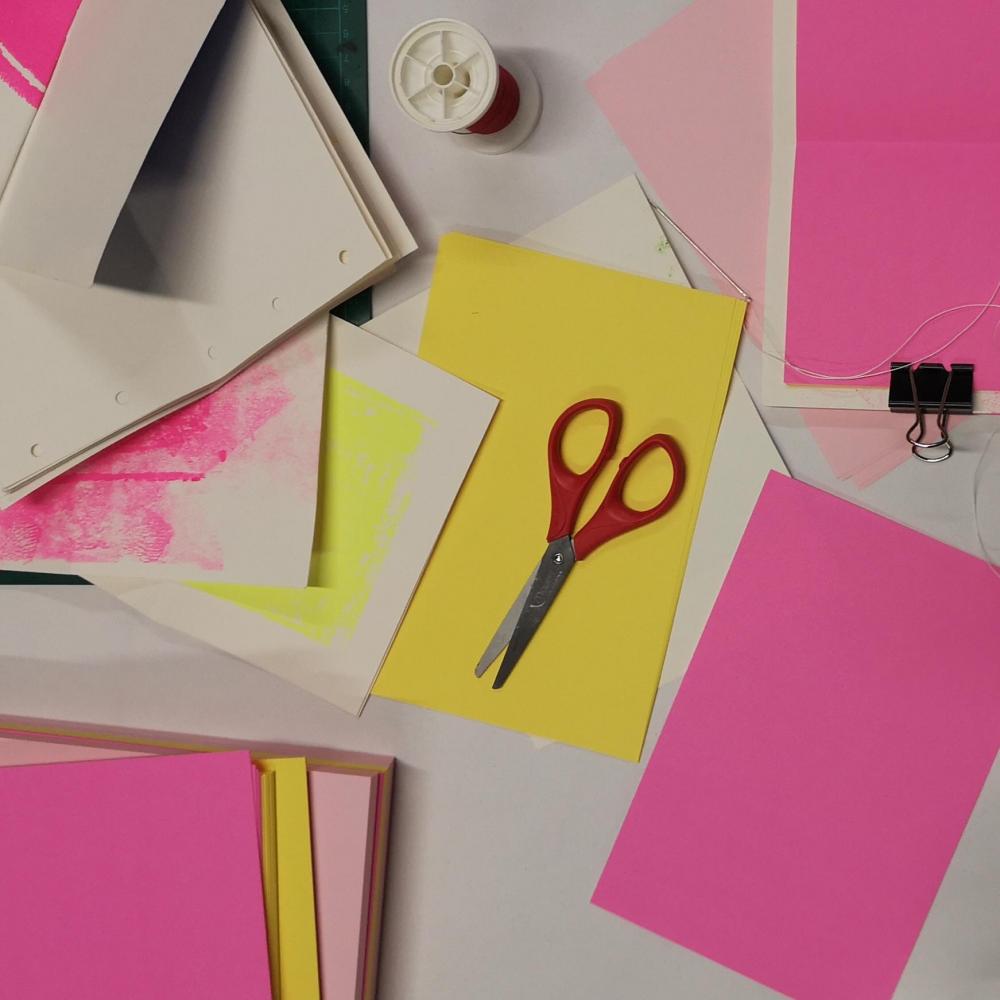 Bild zur Veranstaltung - Schnittstelle „Collagen und Scherenschnitte"