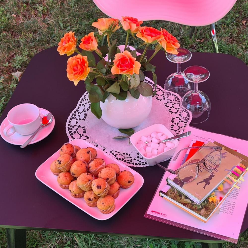 Bild zur Veranstaltung - Zum Nachtisch noch ein Buch im Bibliotheksgarten