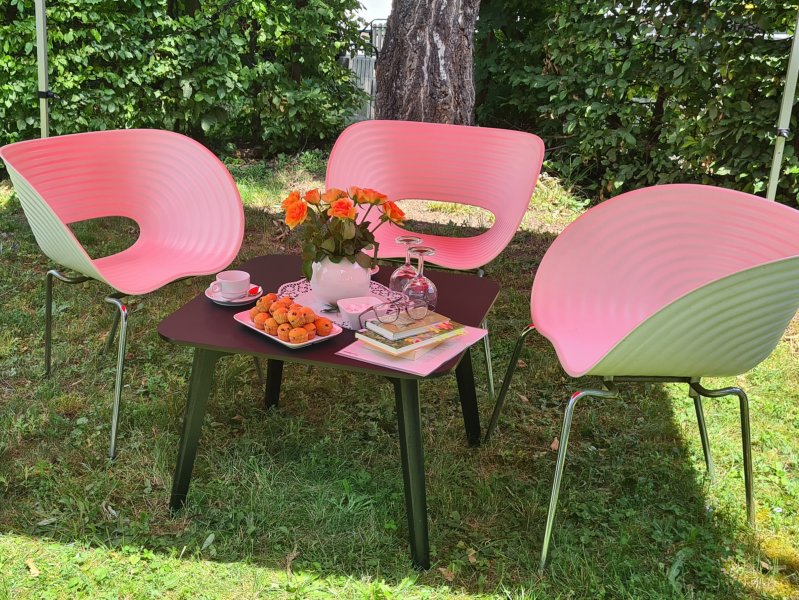 "Zum Nachtisch noch ein Buch" im Bibliotheksgarten