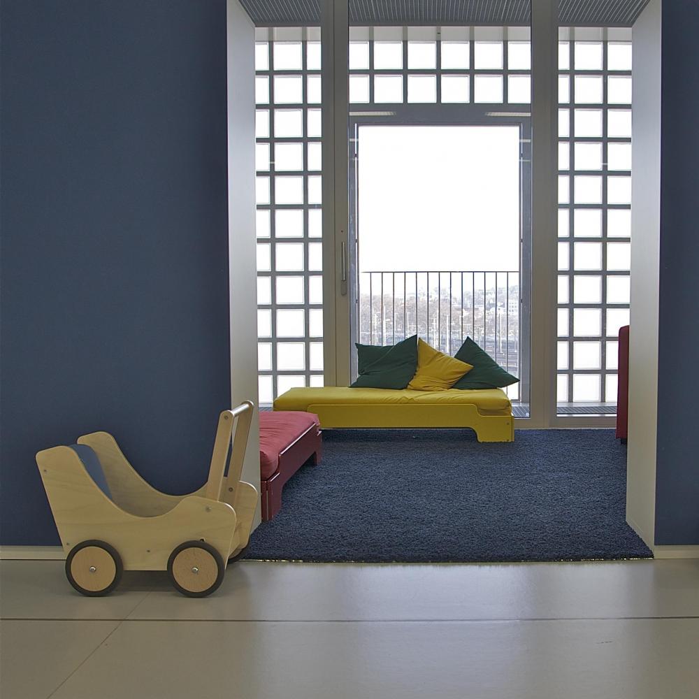 Bild zur Veranstaltung - ScheckÃ¼bergabe im Hausch-Kinderzimmer 
